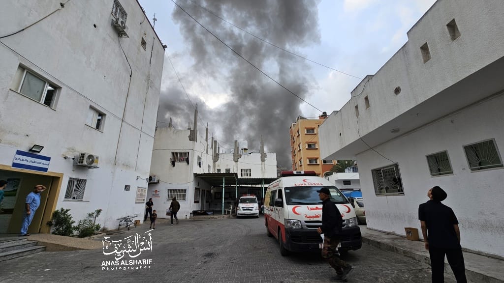 طائرات الاحتلال تستهدف منزلاً بجانب مشفى كمال عدوان في بيت لاهيا شمال القطاع